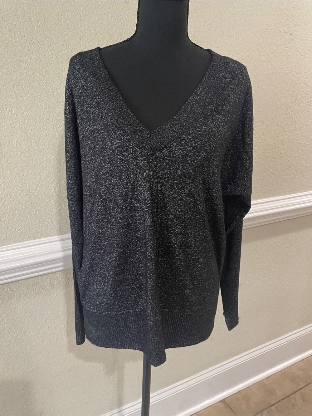 Buffalo David Bitton Women's V-Neck Sweater in Charcoal Heather